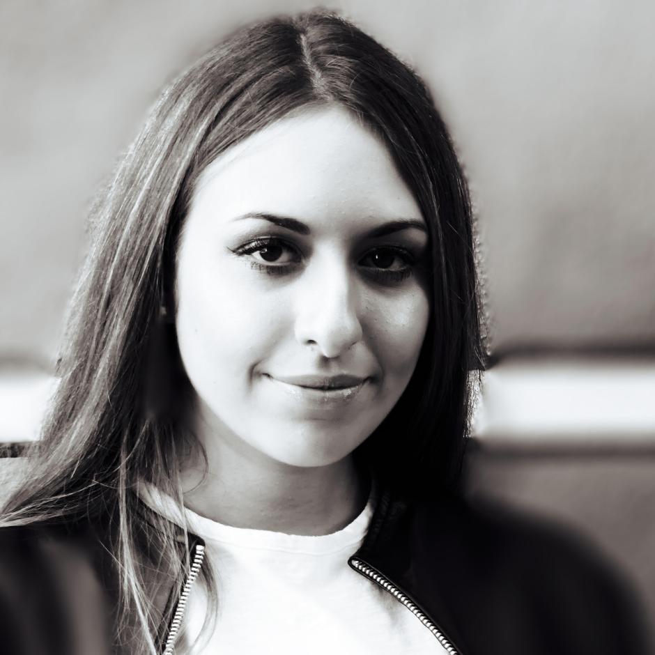 COVER ELENA DI NARDO PER VEVO FORMATO 5000X5000